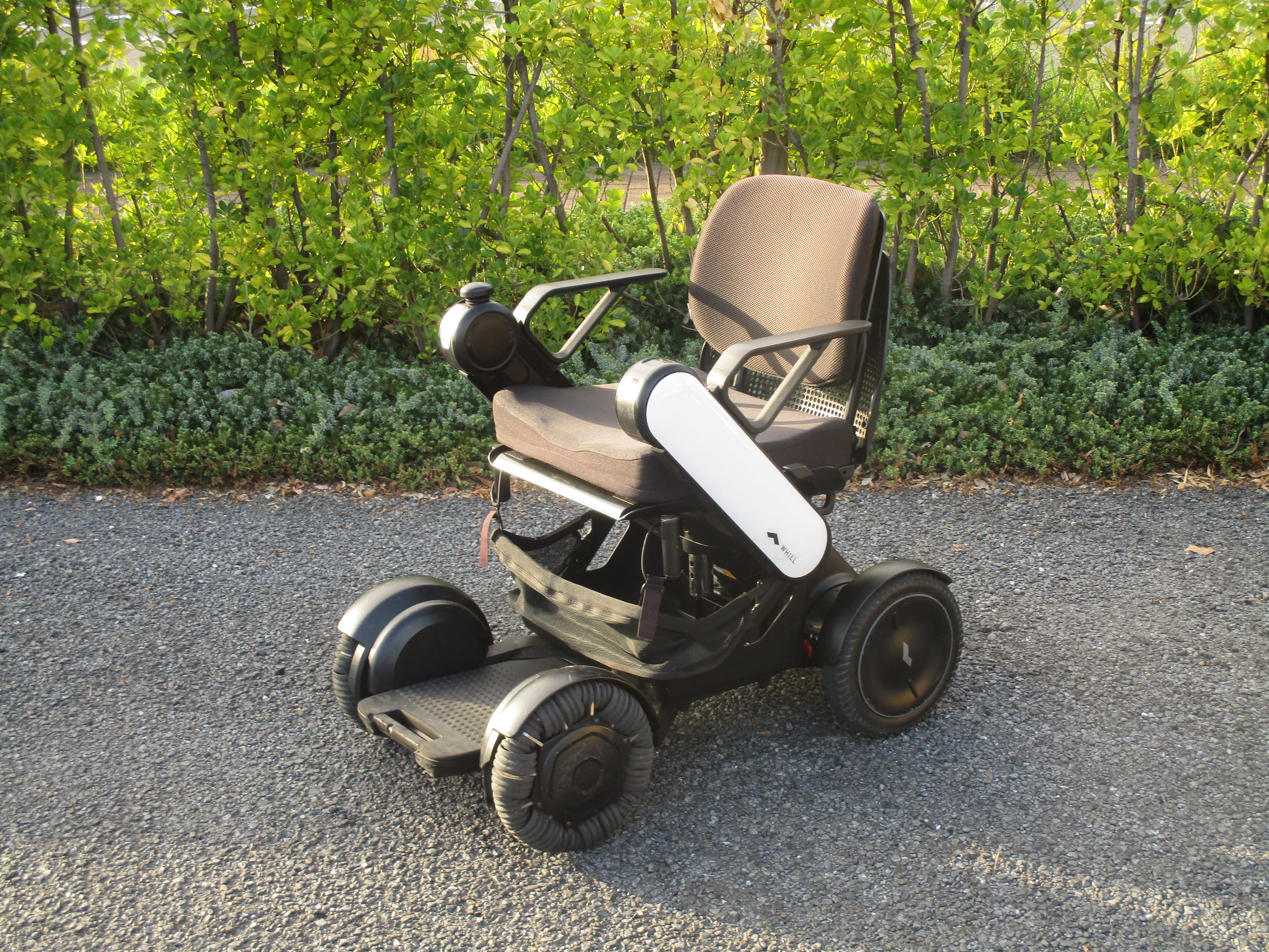 中古特価120,000円】WHILL Model C 電動車椅子 ホワイト｜次世代型