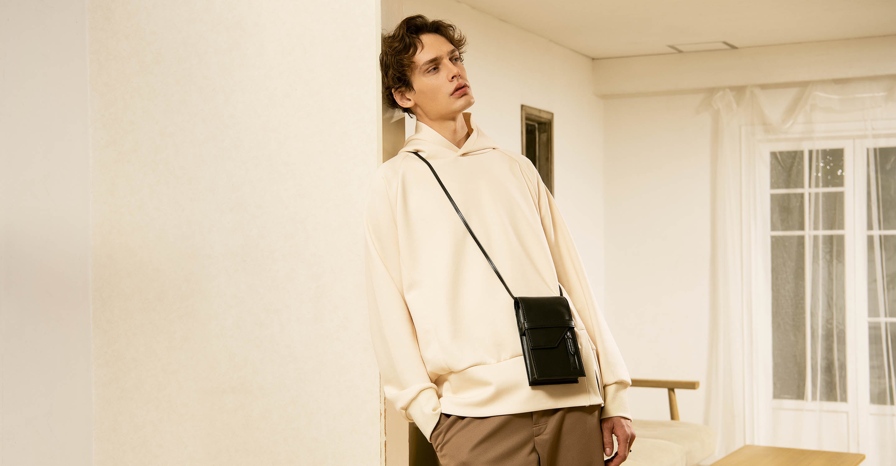 アップルレザー スマホショルダーバッグ【ヴィーガンレザー】| CRAFSTO