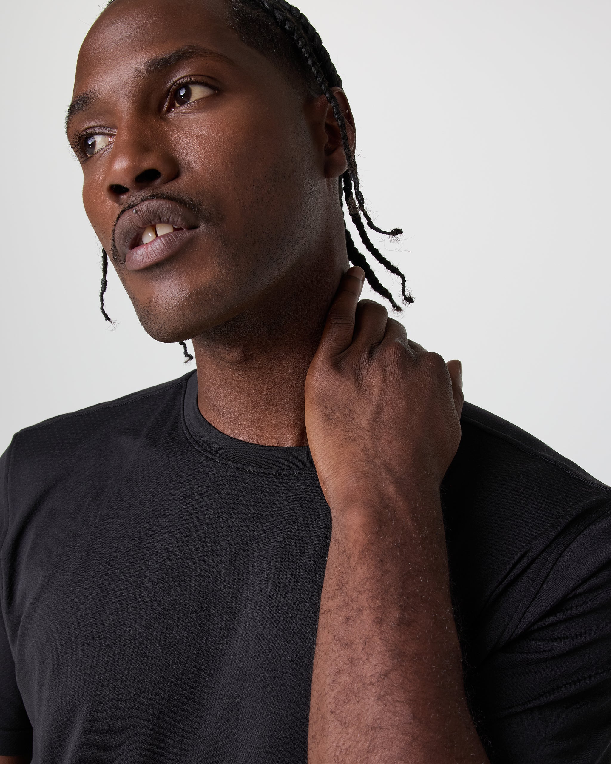 Short Sleeve Clearview Seamless Tee – Black – Tops – Vuori Clothing