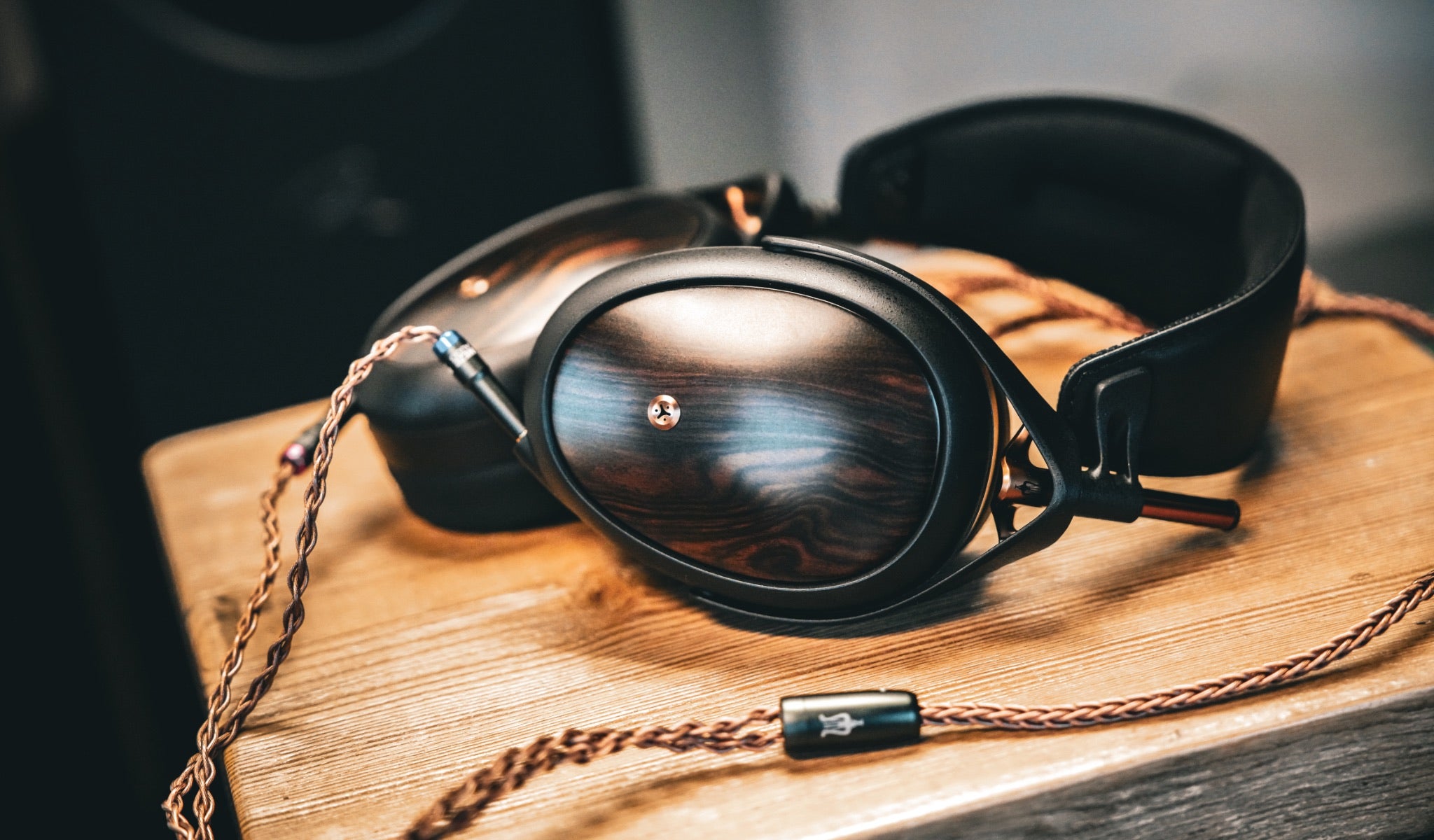 Meze Liric II (2nd Generation) Closed-Back Headphones | Bloom Audio