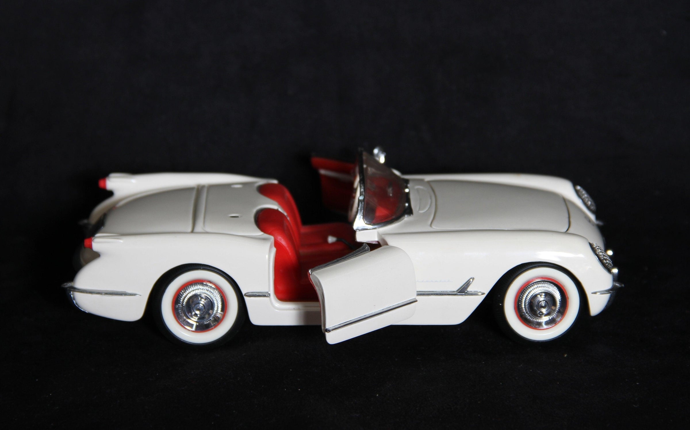 Precision Models: 1953 Chevrolet Corvette | The Franklin Mint