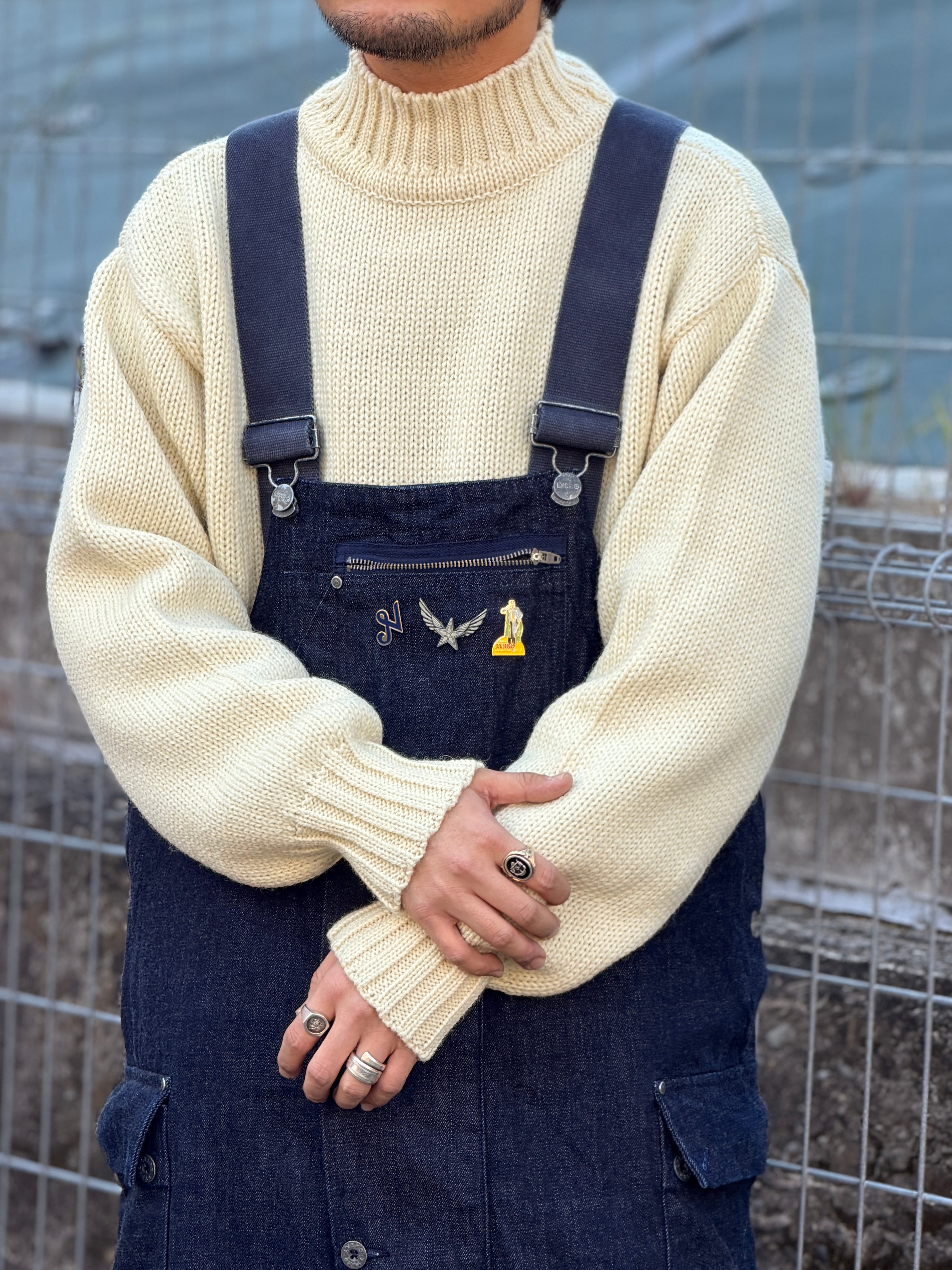 ニットと言えばMade In スコットランド》HIGH NECK SWEATER