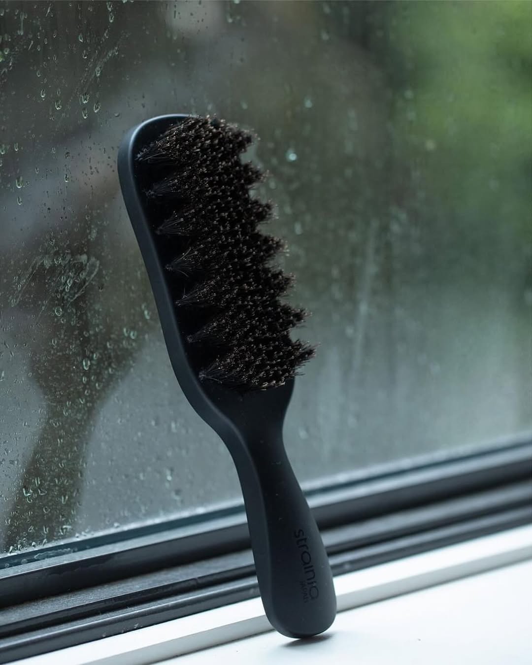 美容師が解説！くせ毛対策ストレーニアのブラシ＆コーム – アルバム