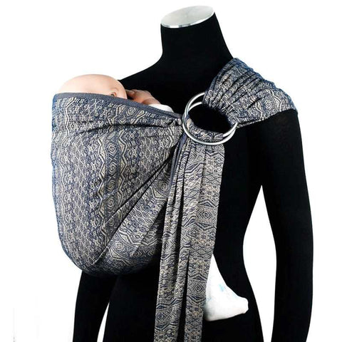 新生児から3歳以上まで使えるおすすめのスリング 楽な抱き心地の