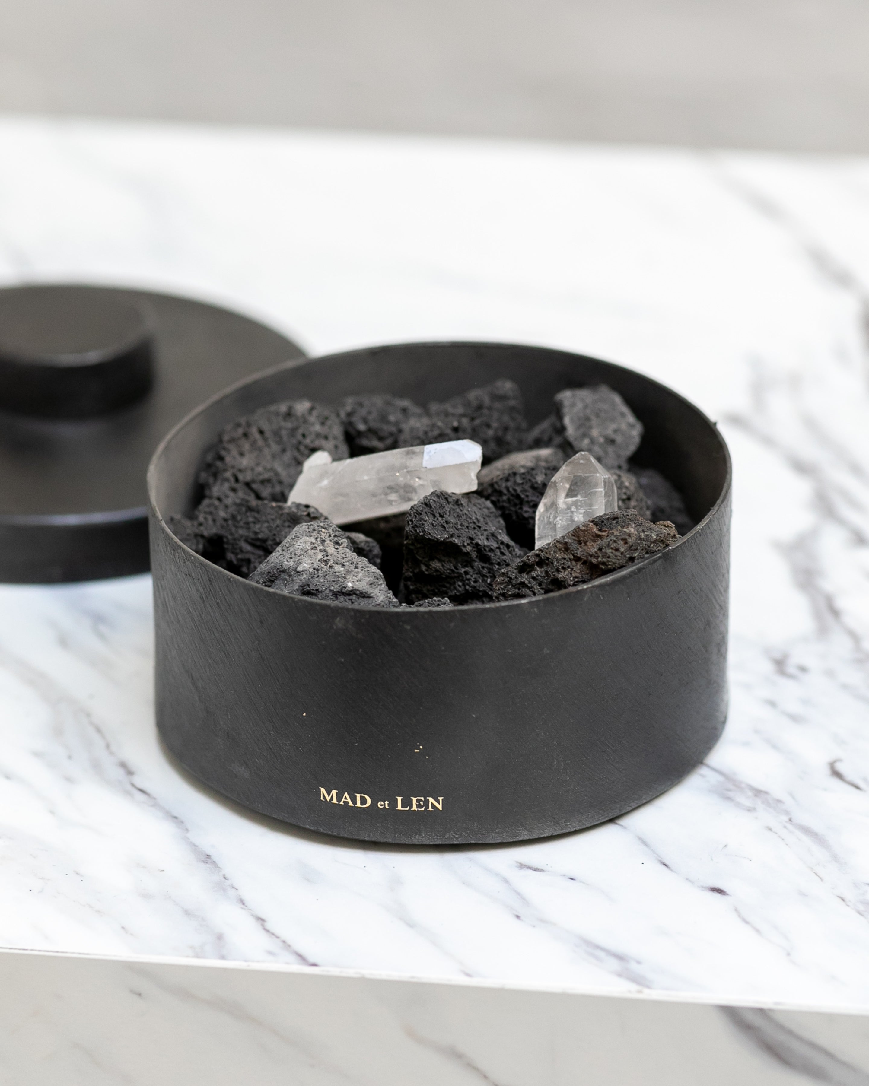 Mad et Len Lava Crystal Flat Petite, Unscented – Glasswing