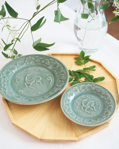 篠山藩窯 王地山陶器所 青磁鹿牡丹文皿 ¥4,400 大人の焼き物