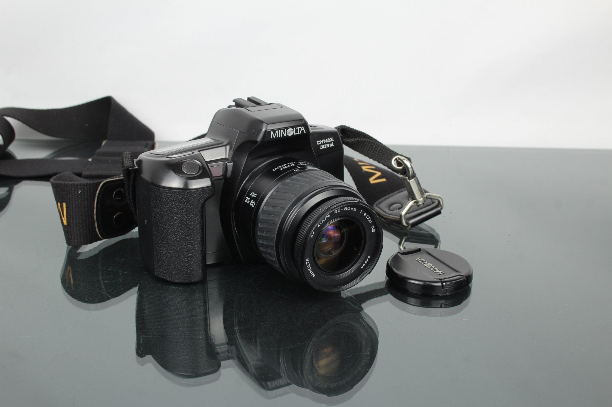 Minolta Dynax 303SI + 35–80mm Lens: Classic Film SLR Guide – Dutch