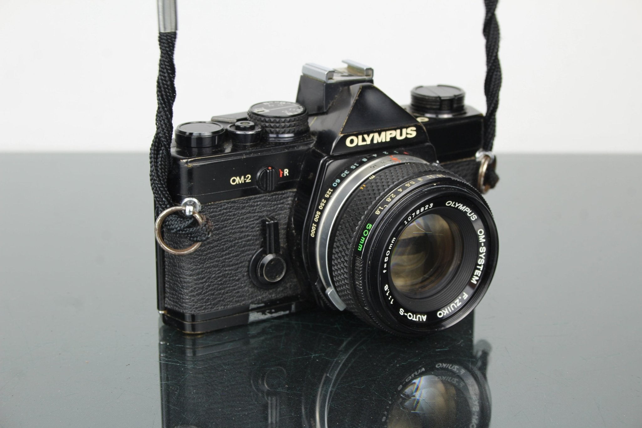 Olympus OM-2 + 50mm f/1.8 Review: Classic Film Camera Magic