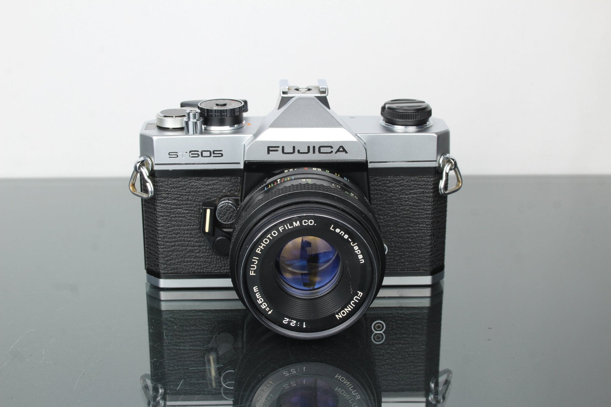 Fujica ST605 + 55mm f/2.2 Review: Classic M42 Film Gem – Dutch|Thrift