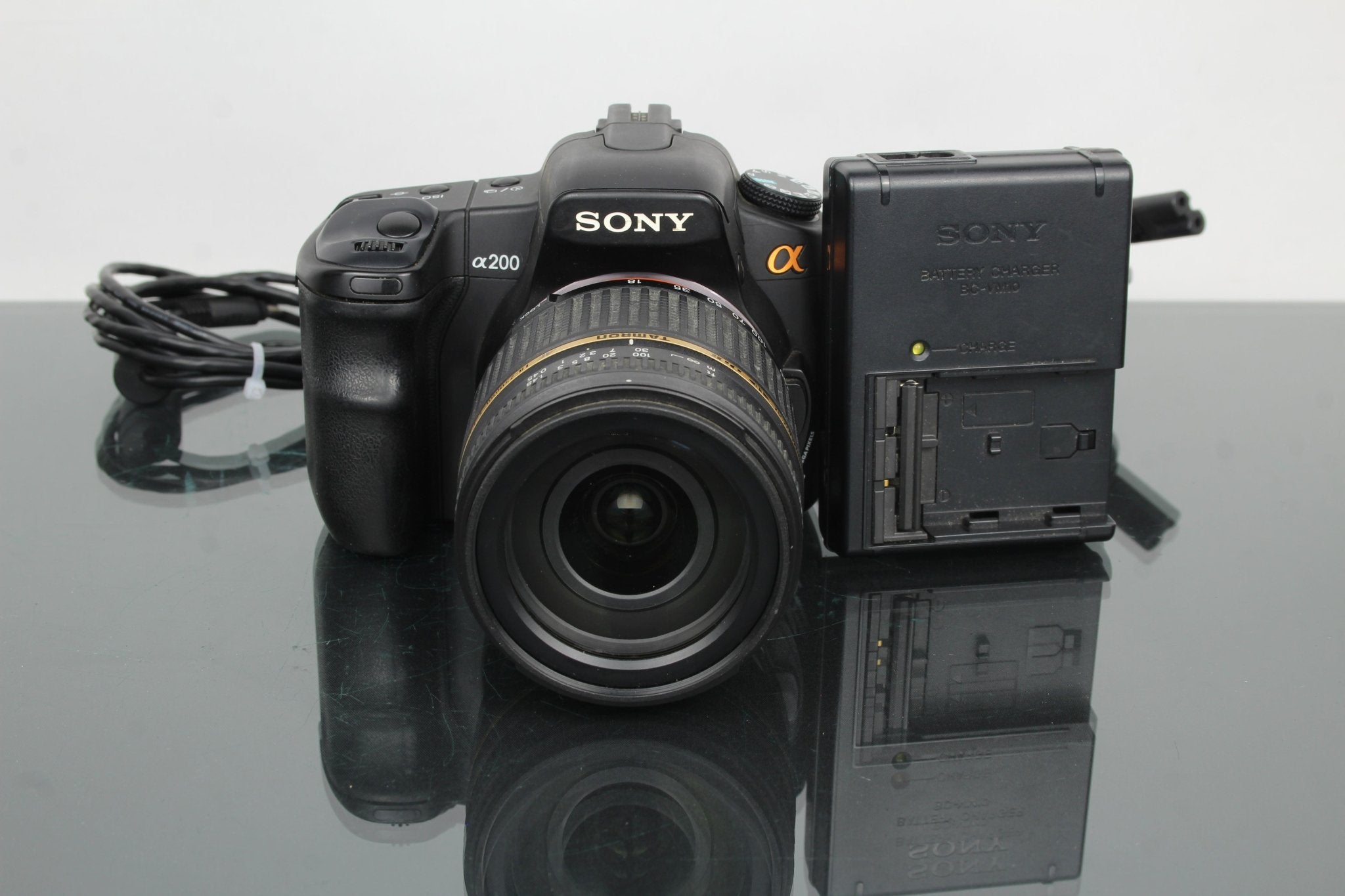 Sony DSLR-A200 + 18–250mm Lens Review for 2025 – Dutch|Thrift