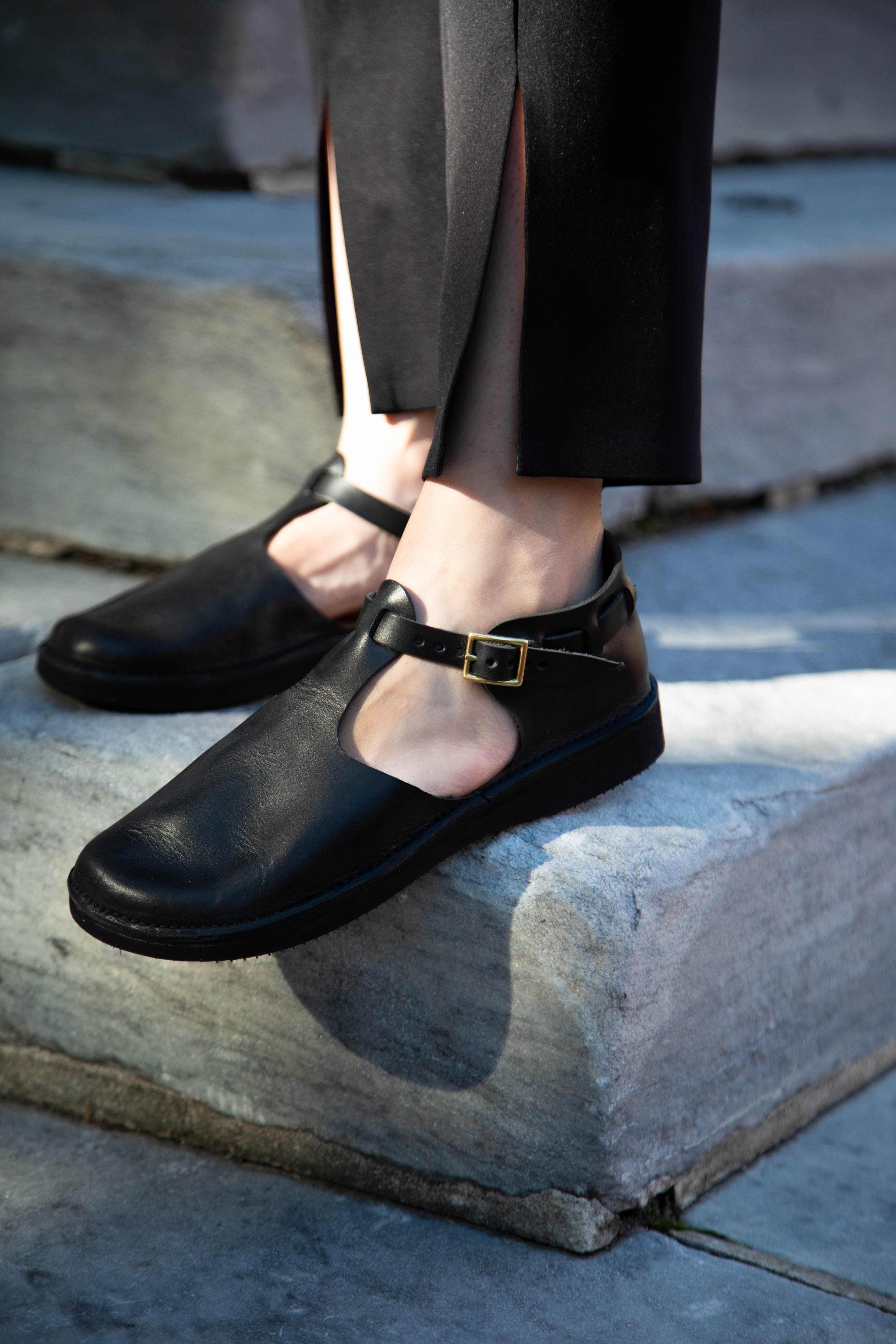 rennes — Aurora Shoes T-Strap in Black
