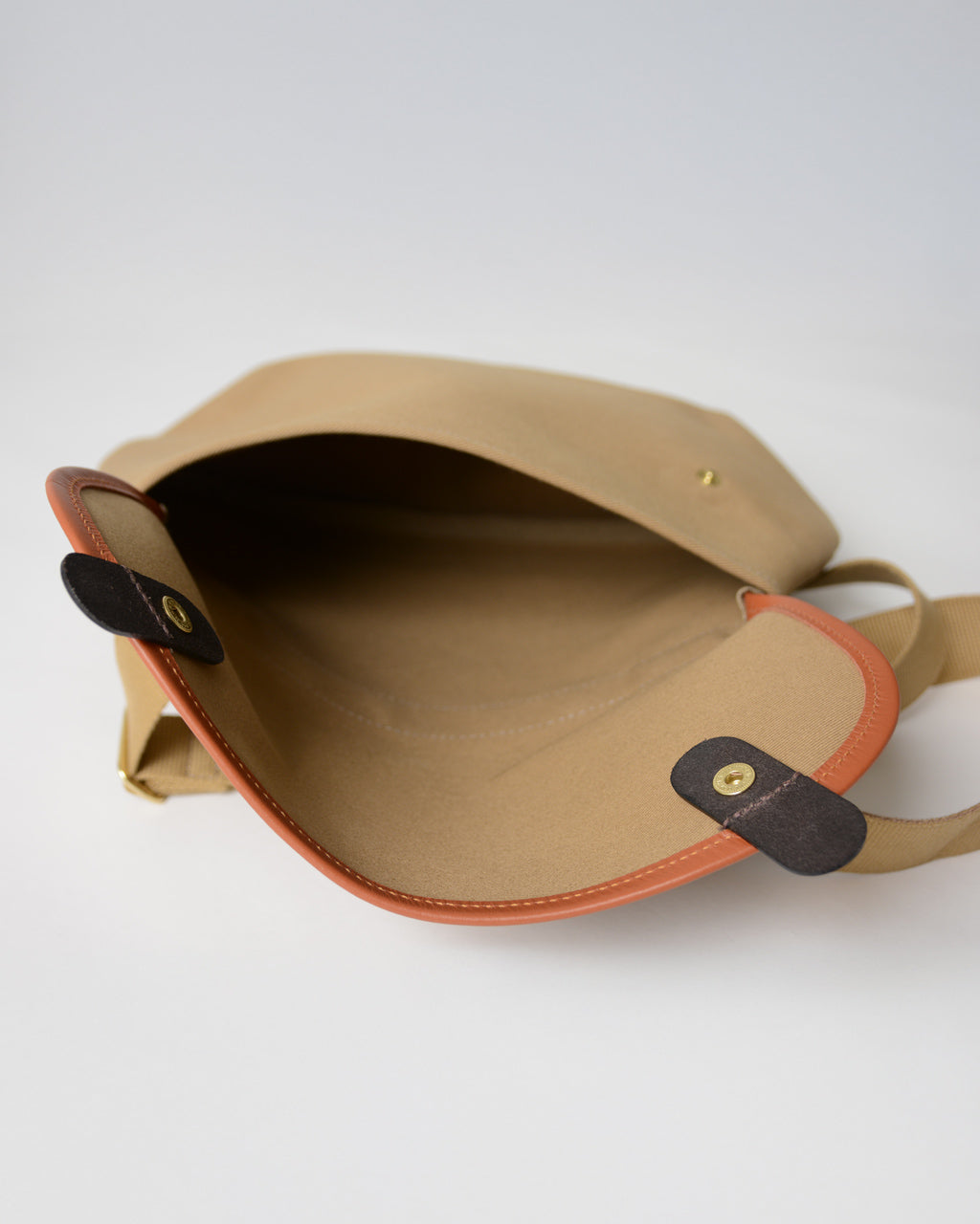 Brady ブレディ エイボン AVON ショルダーバッグ スナップボタン フラップ