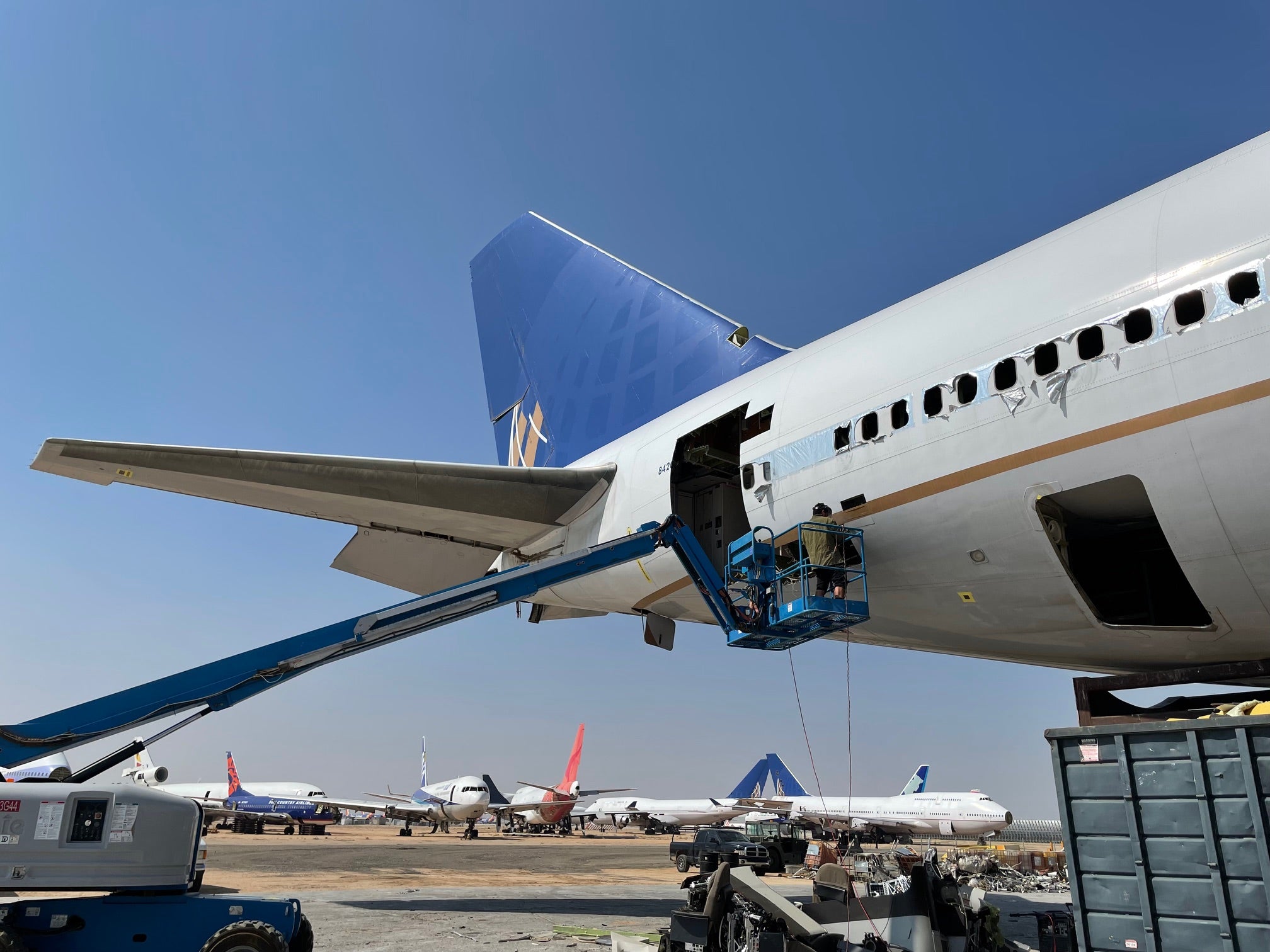 A Legacy Reimagined: United Airlines 747-400 PlaneTags – MotoArt