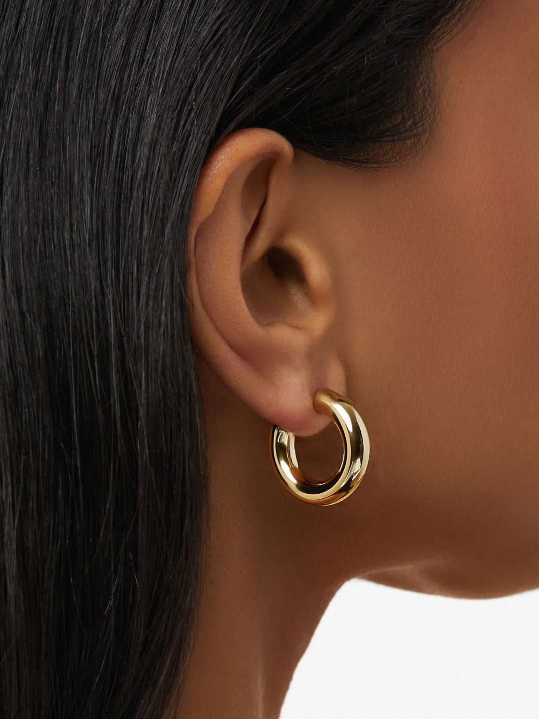 These small gold hoop earrings are the ear-stack staple you need