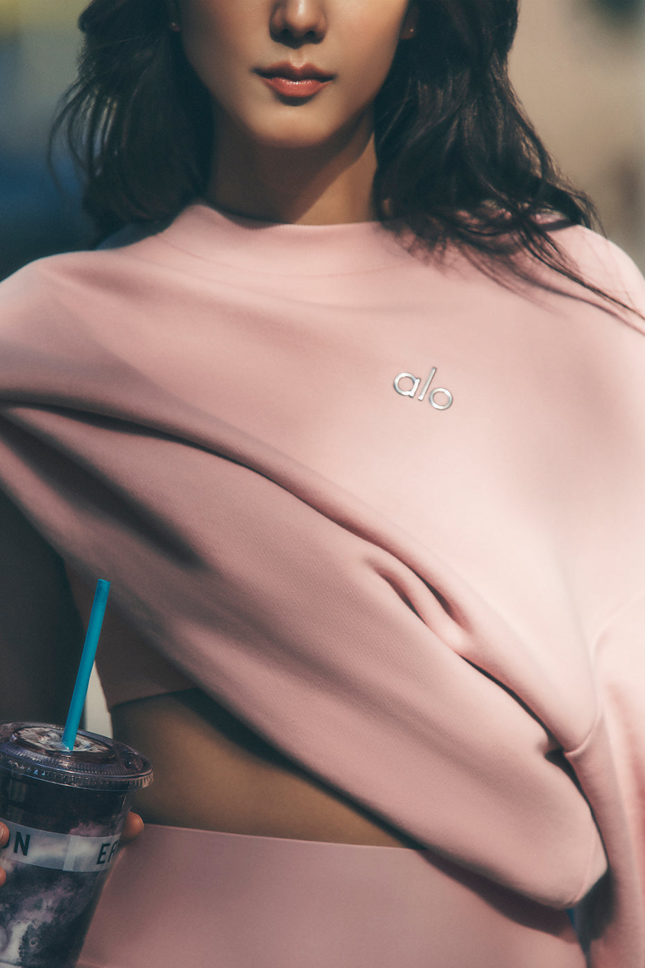 Cropped Accolade Crewneck - Candy Heart Pink | ALO