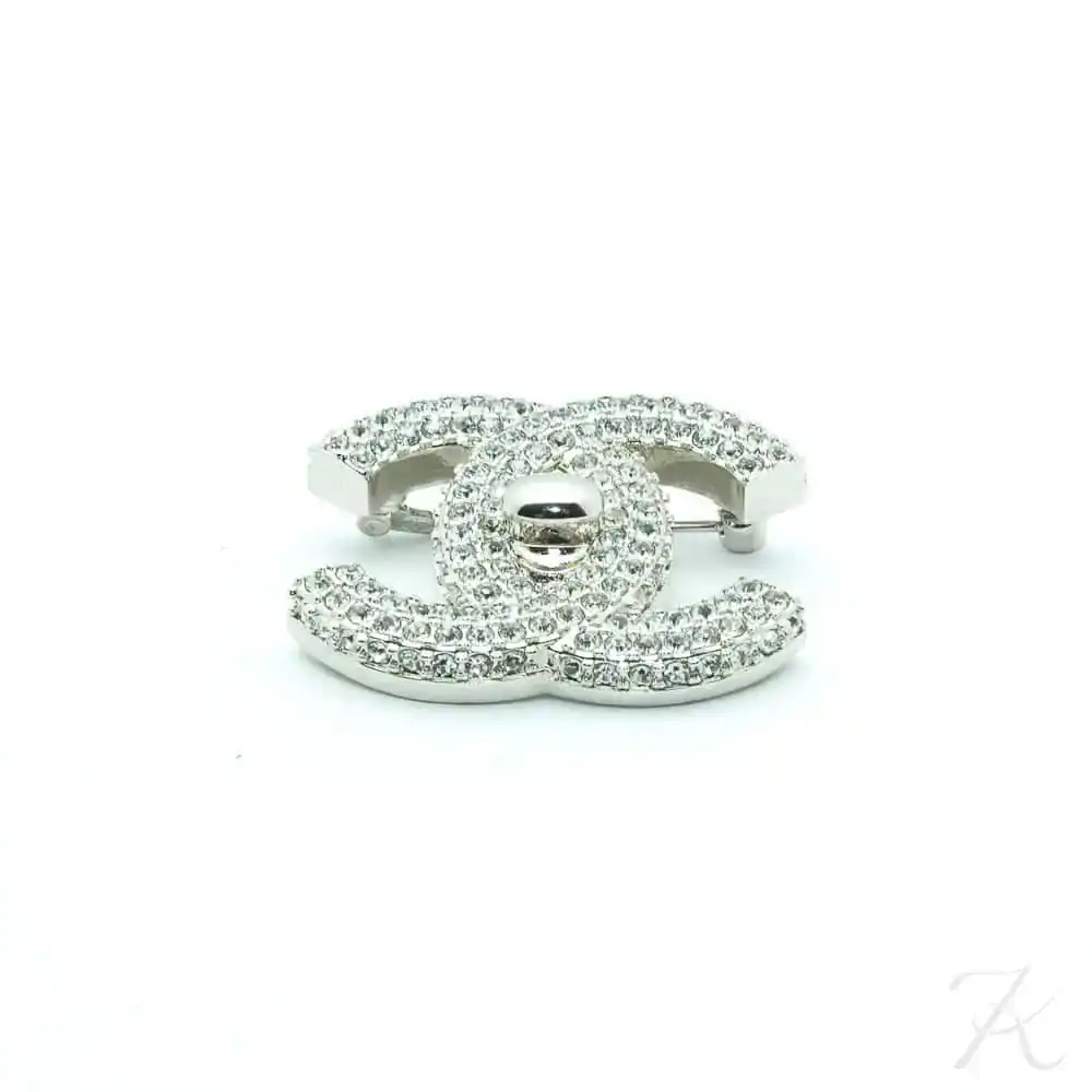 Chanel Turnlock crystal brooch collector 2022 - Katheley's