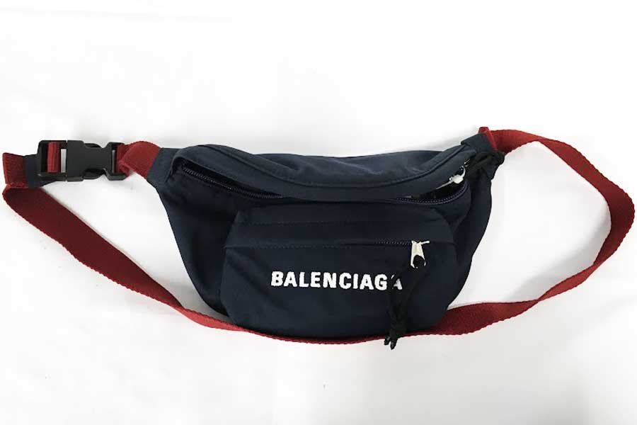 BALENCIAGA ボディバッグ 569978.4370.U.568008のバレンシアガ買取の