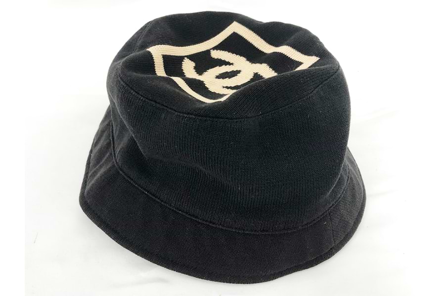 シャネル スポーツライン ココマーク バケットハットの服買取の実績