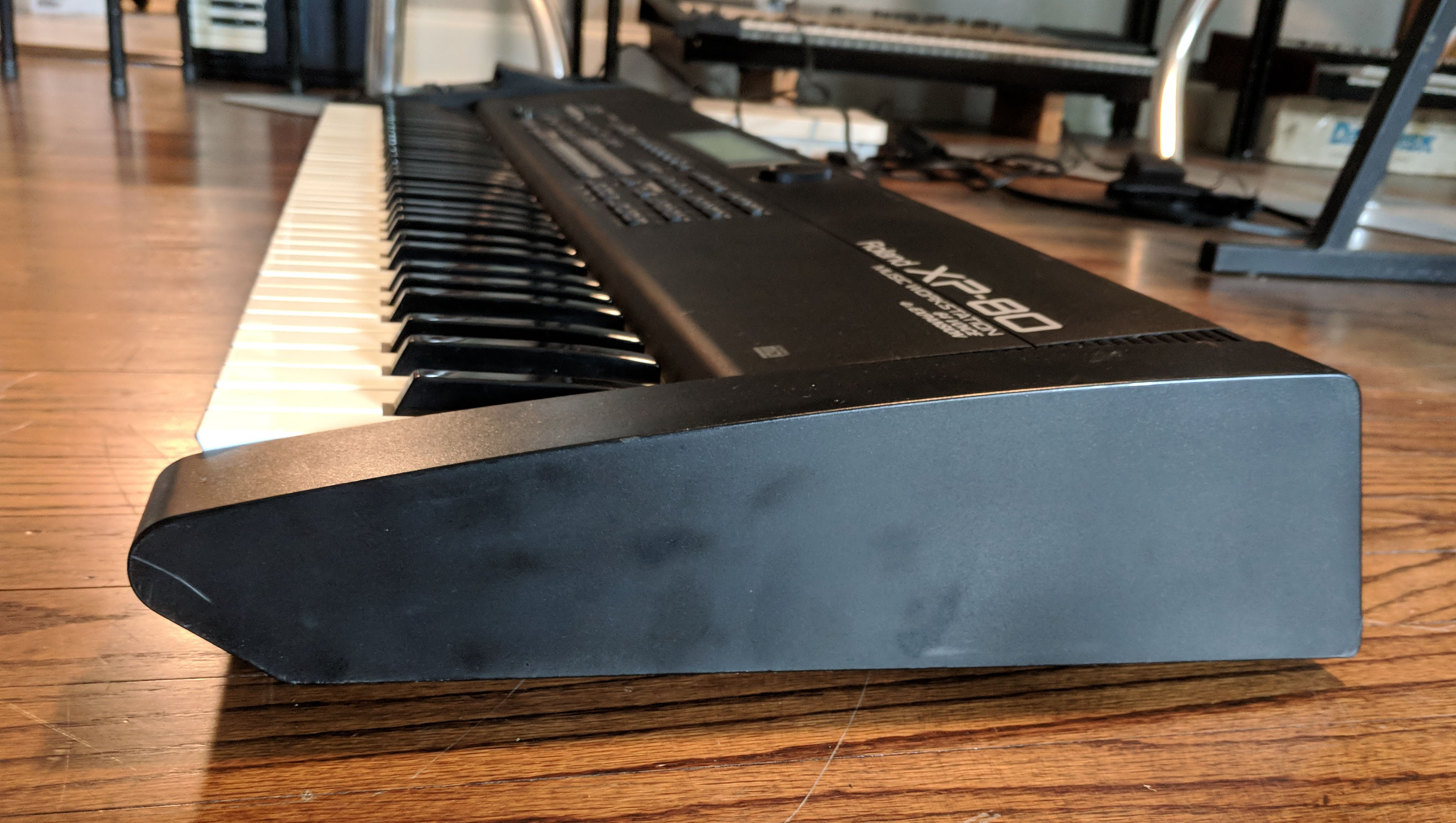 Roland XP-80 photo gallery - Syntaur