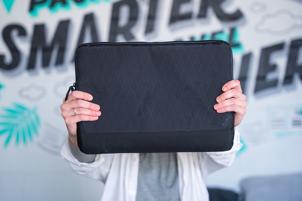 ALPAKA Elements Laptop Sleeve Review | Pack Hacker