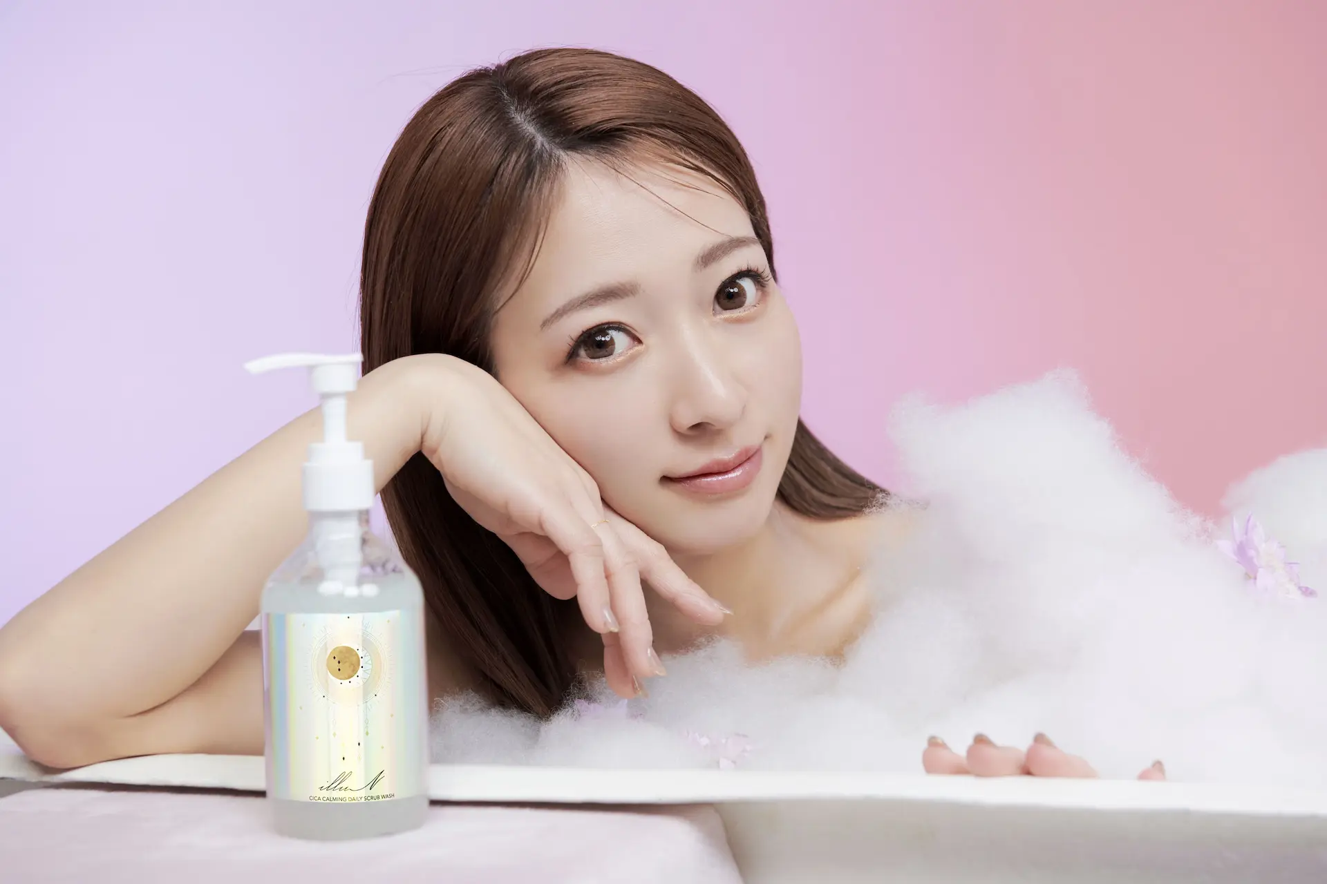 数量限定】辻希美がディレクターを務めるビューティーブランド〈illuN