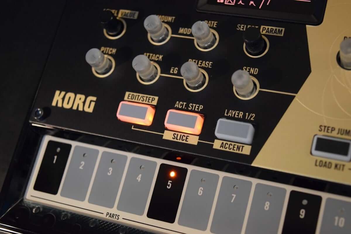 音作りや演奏の自由度が高いデジタル・パーカッション・シンセサイザー