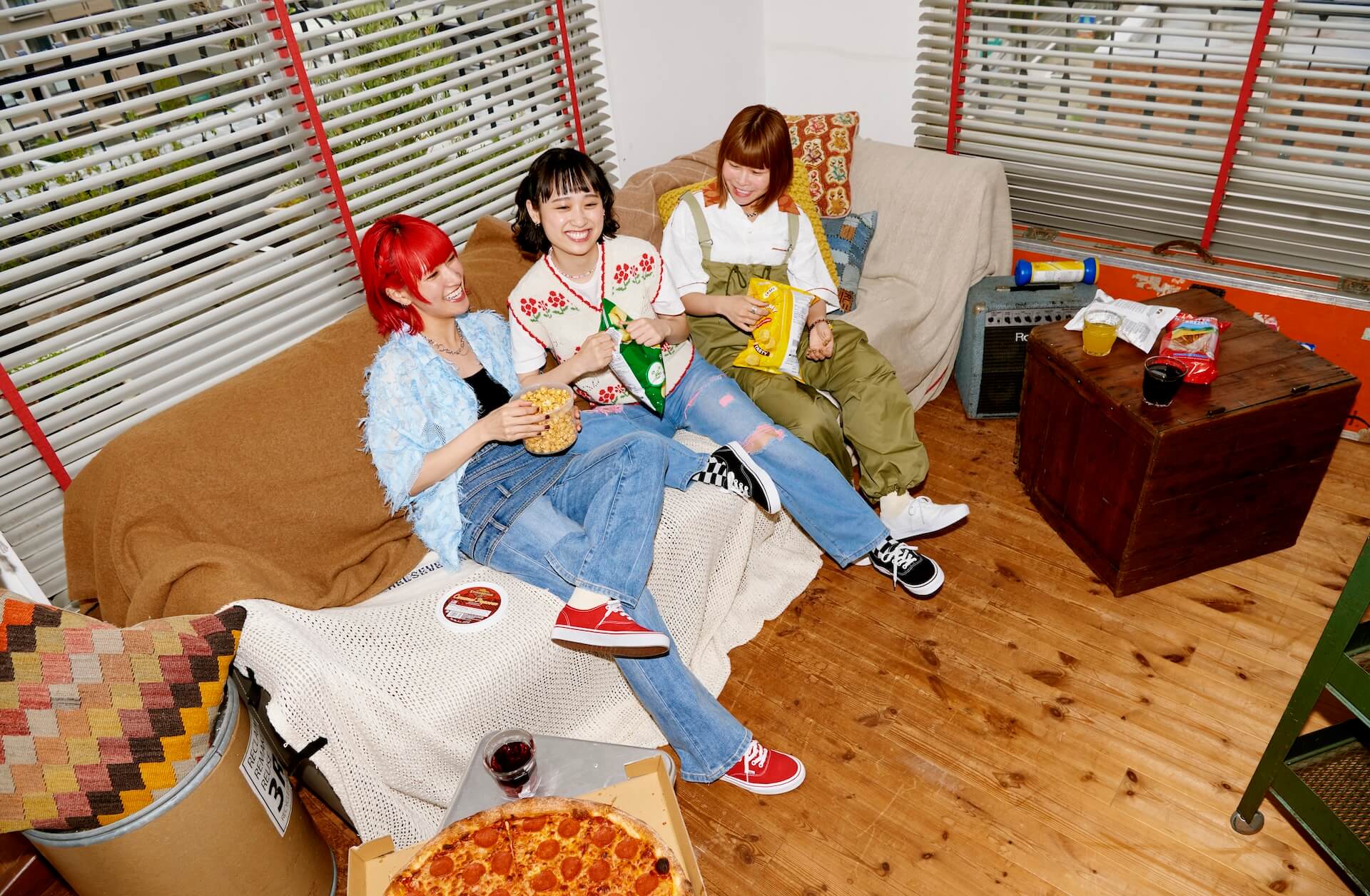 VANS × サバシスター、AUTHENTICの新色発売に合わせたキャンペーンが