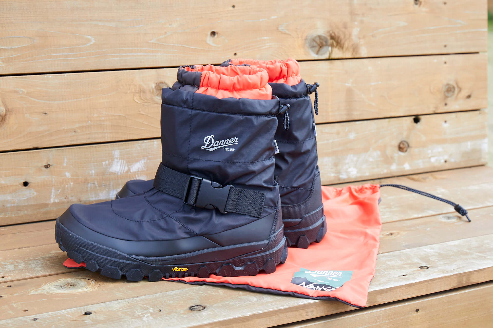 DannerとNANGAによる2in1仕様のコラボブーツ『FREDDO OVER BOOTS』が