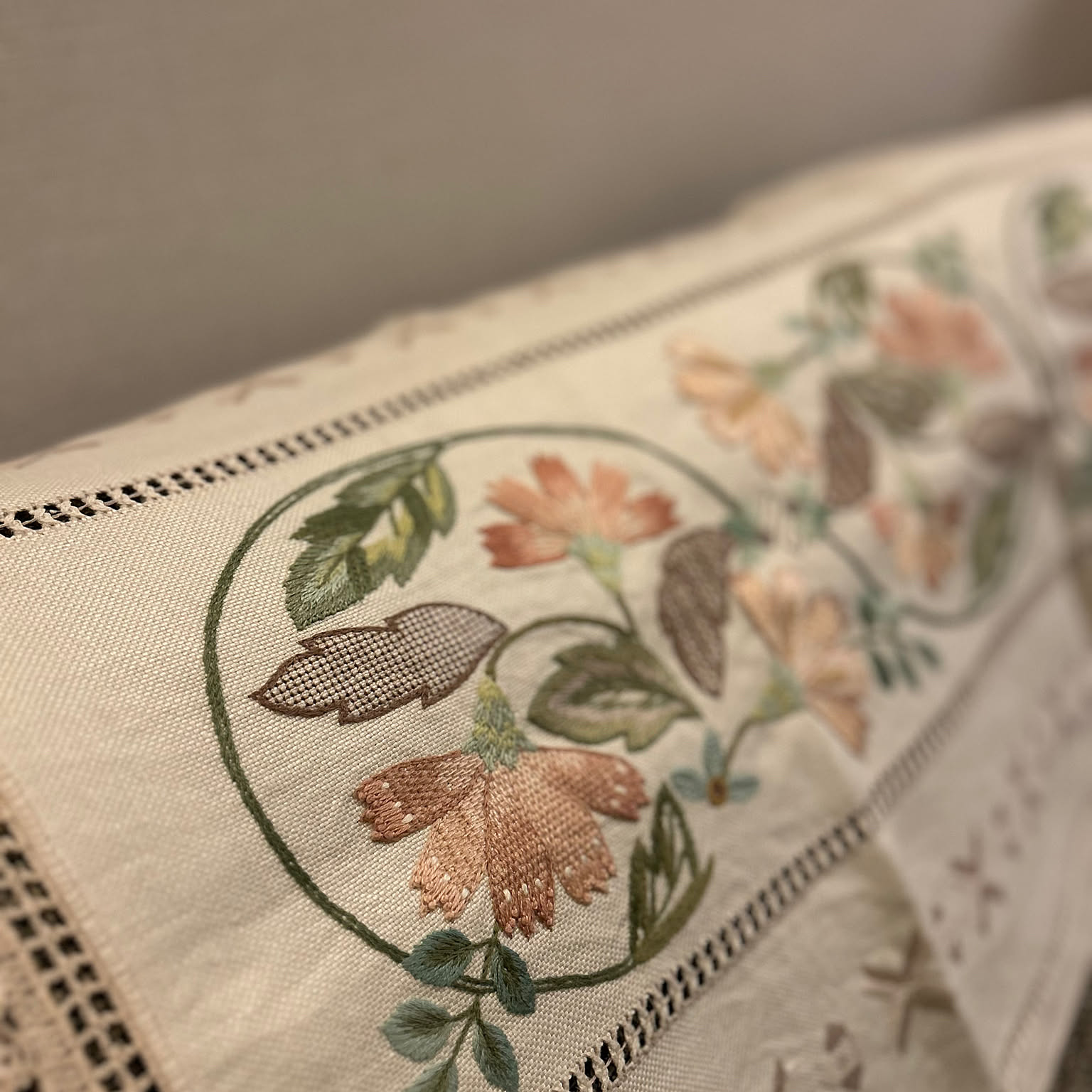 戸塚刺繍 お盆 トレイ ハンドメイド 戸塚刺繍 お盆 トレイ ハンドメイド