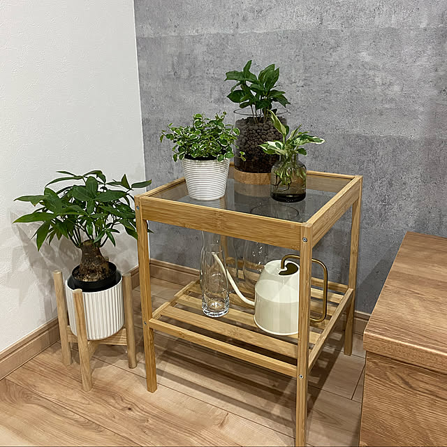 お部屋になじんで多用途に活躍♪IKEAのサイドテーブル「NESNA