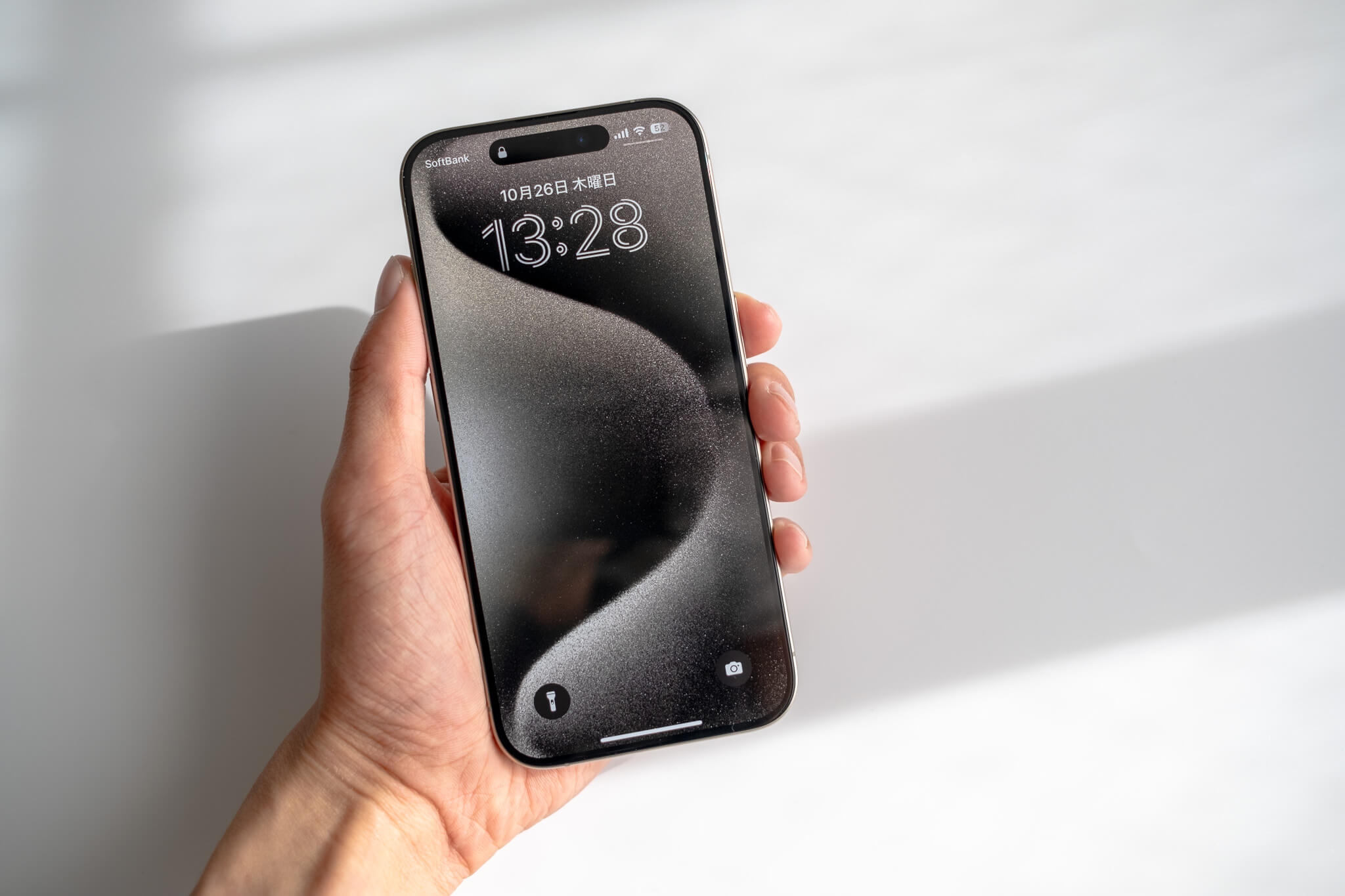 背面割れあり iPhone15 Pro 128GB ブラックチタニウム 背面割れ