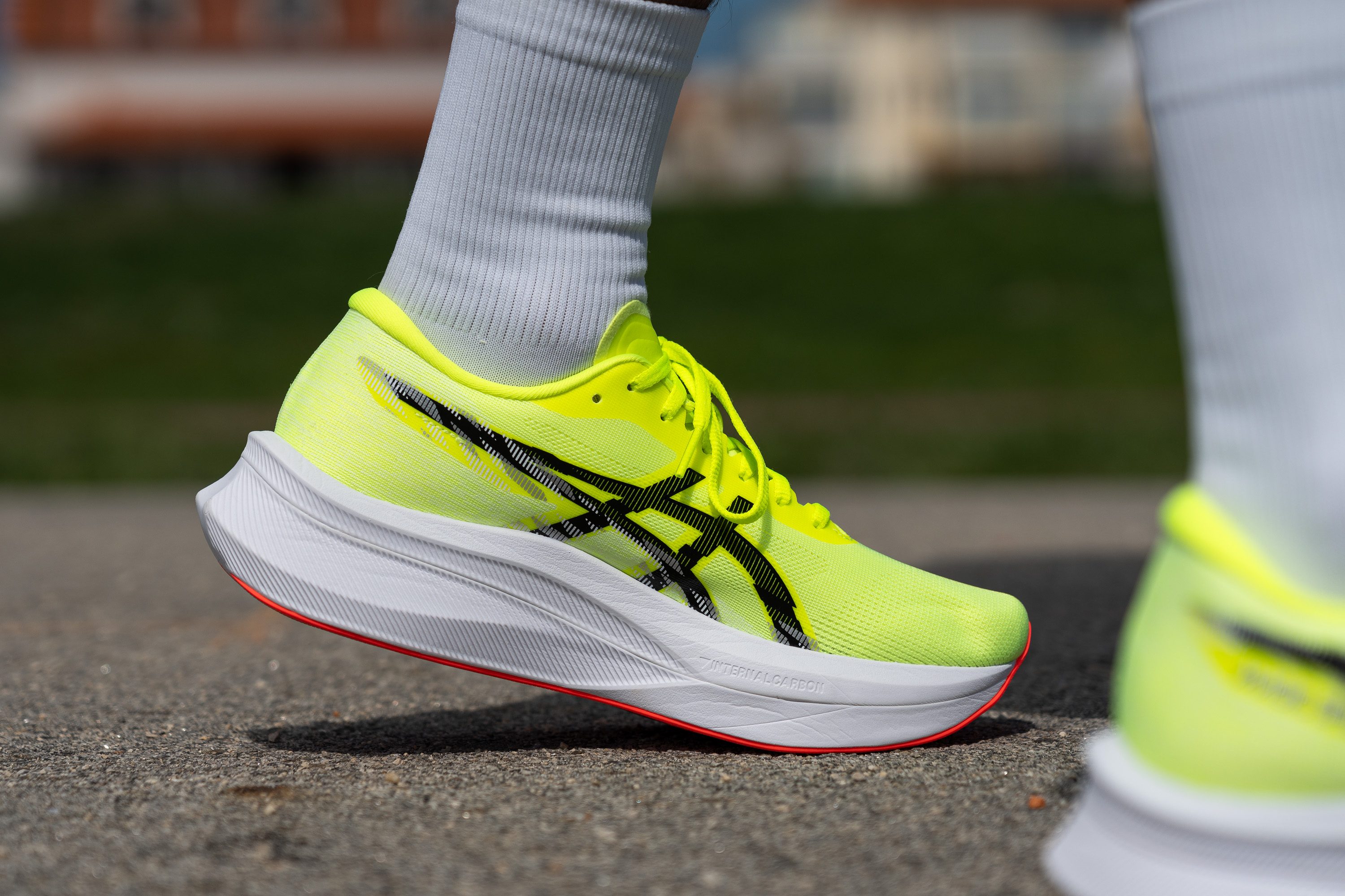 Cut in half: ASICS Magic Speed 4 Review | RunRepeat