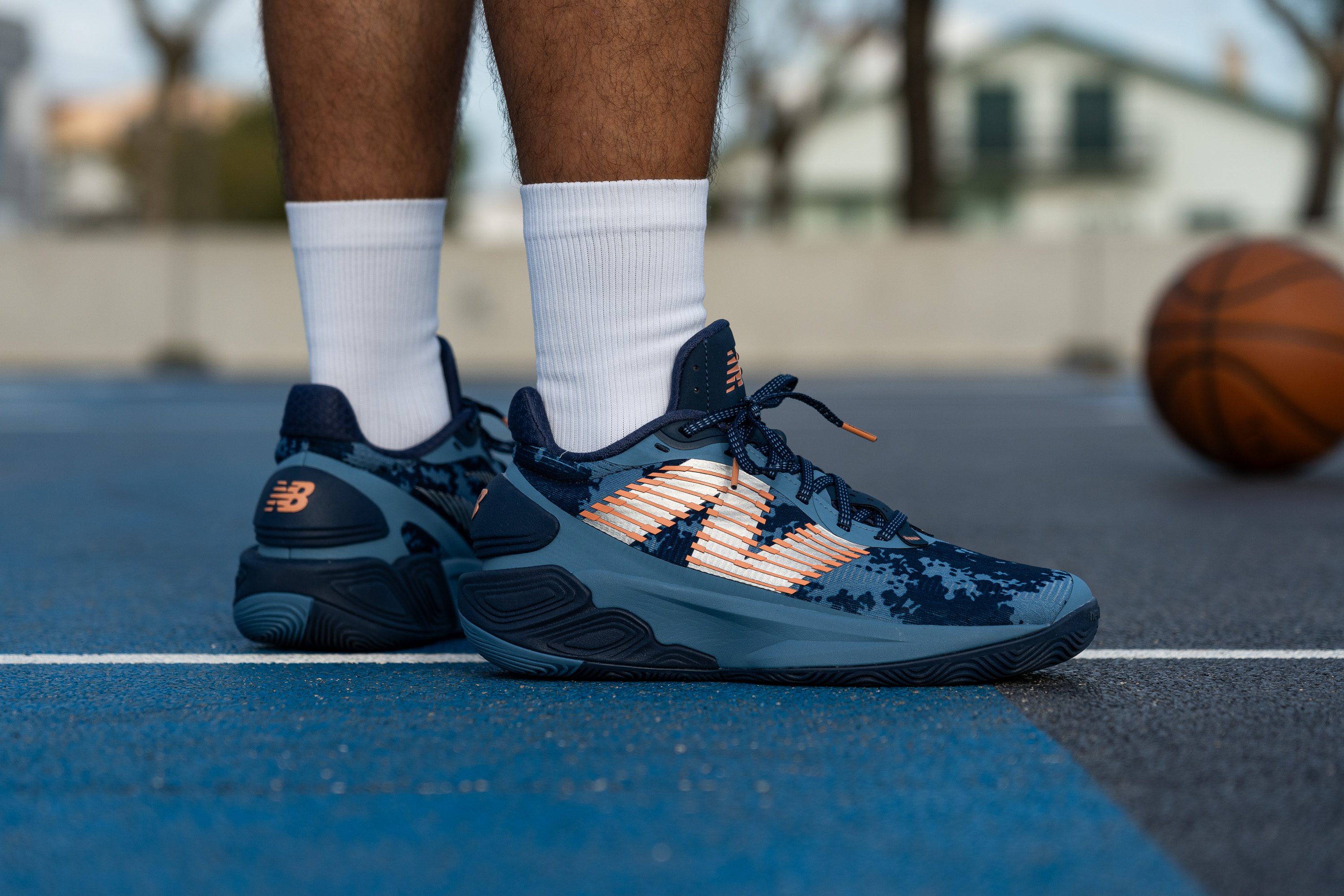 Cut in half: New Balance TWO WXY V5 Review | RunRepeat