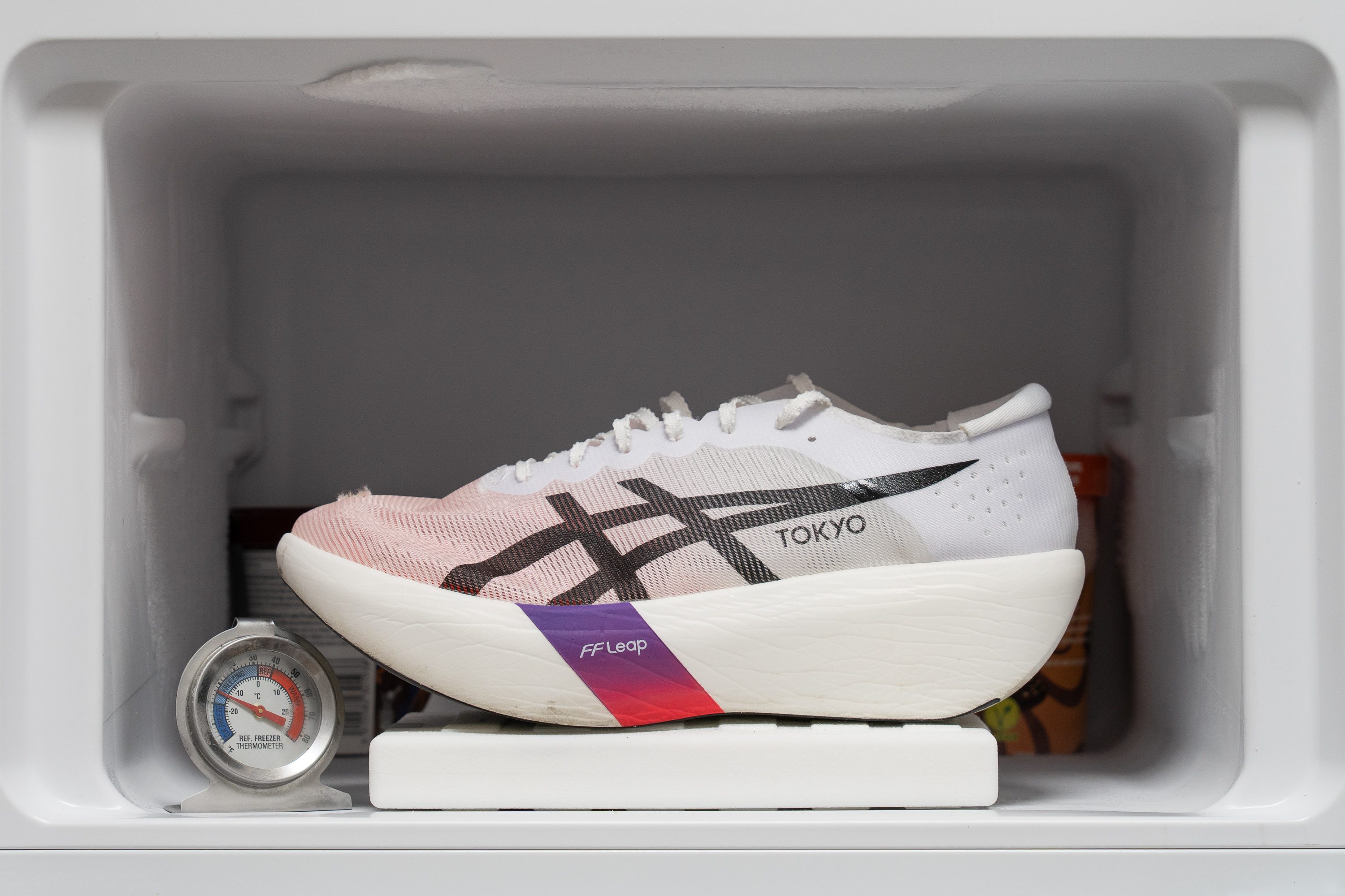 Cut in half: ASICS Metaspeed Ray Review (2025) | RunRepeat