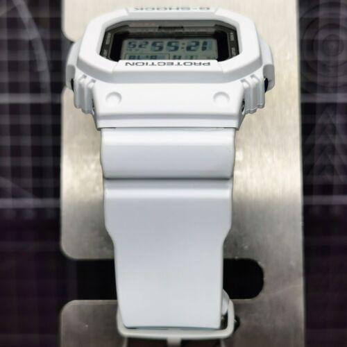Casio G-Shock Square Solar Multiband 6 GW-M5610 GW-M5610LG-8