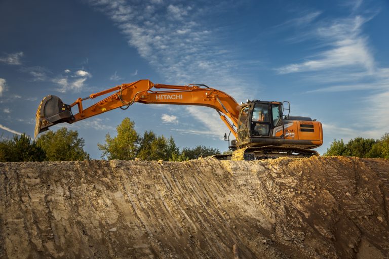 Buy Hitachi Excavator ZX210LC-7H Across Canada - Wajax - Hitachi