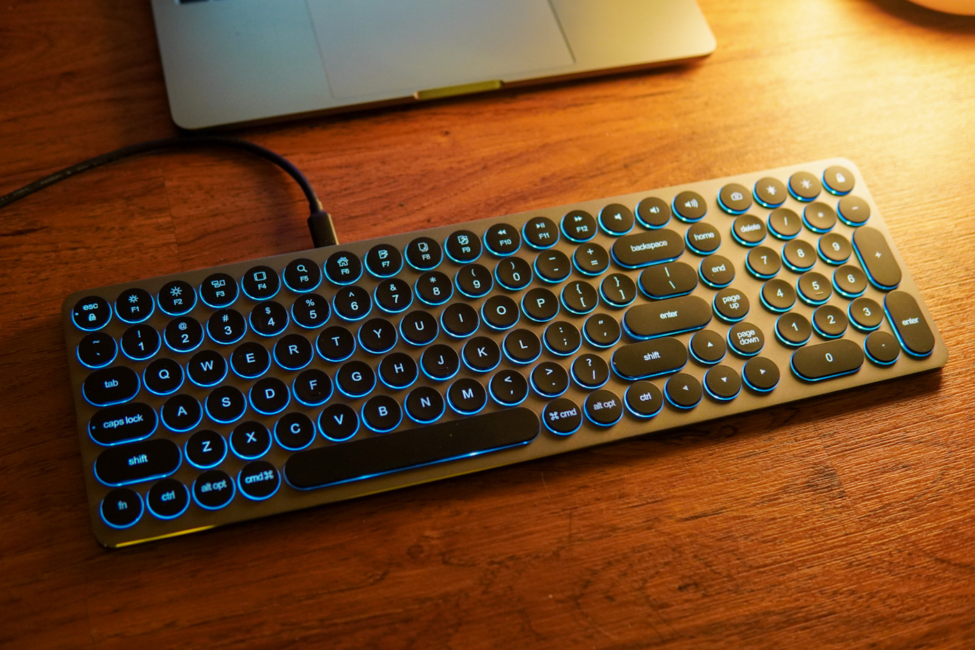 Kolude KD-K1 Keyboard With USB Hub And Power Delivery - Review