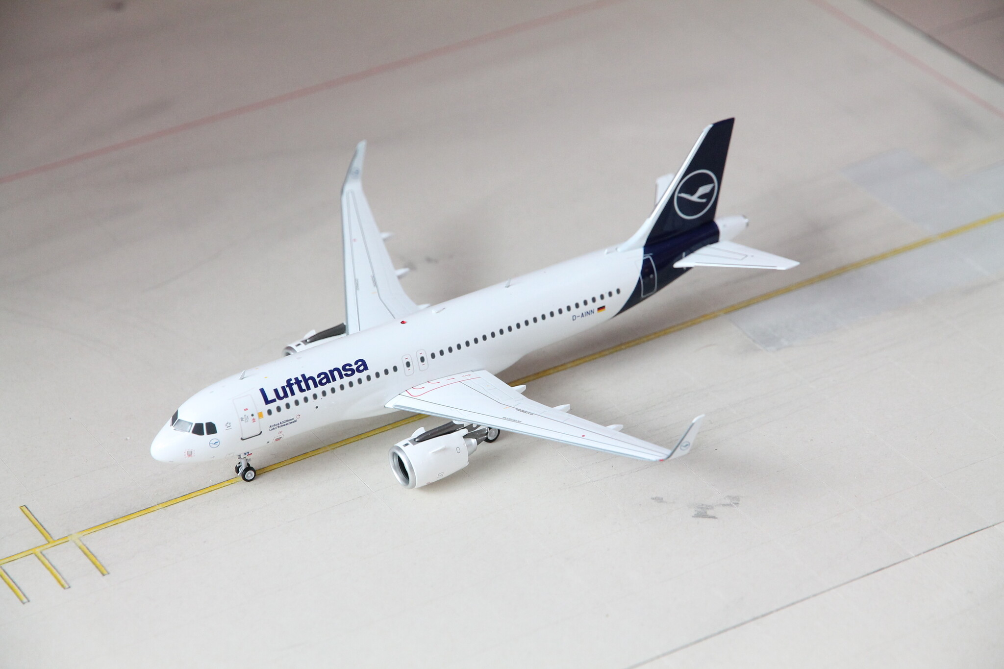 1:200 Lufthansa Airbus A320 neoD-AINN J Fox Models JF-A320-032