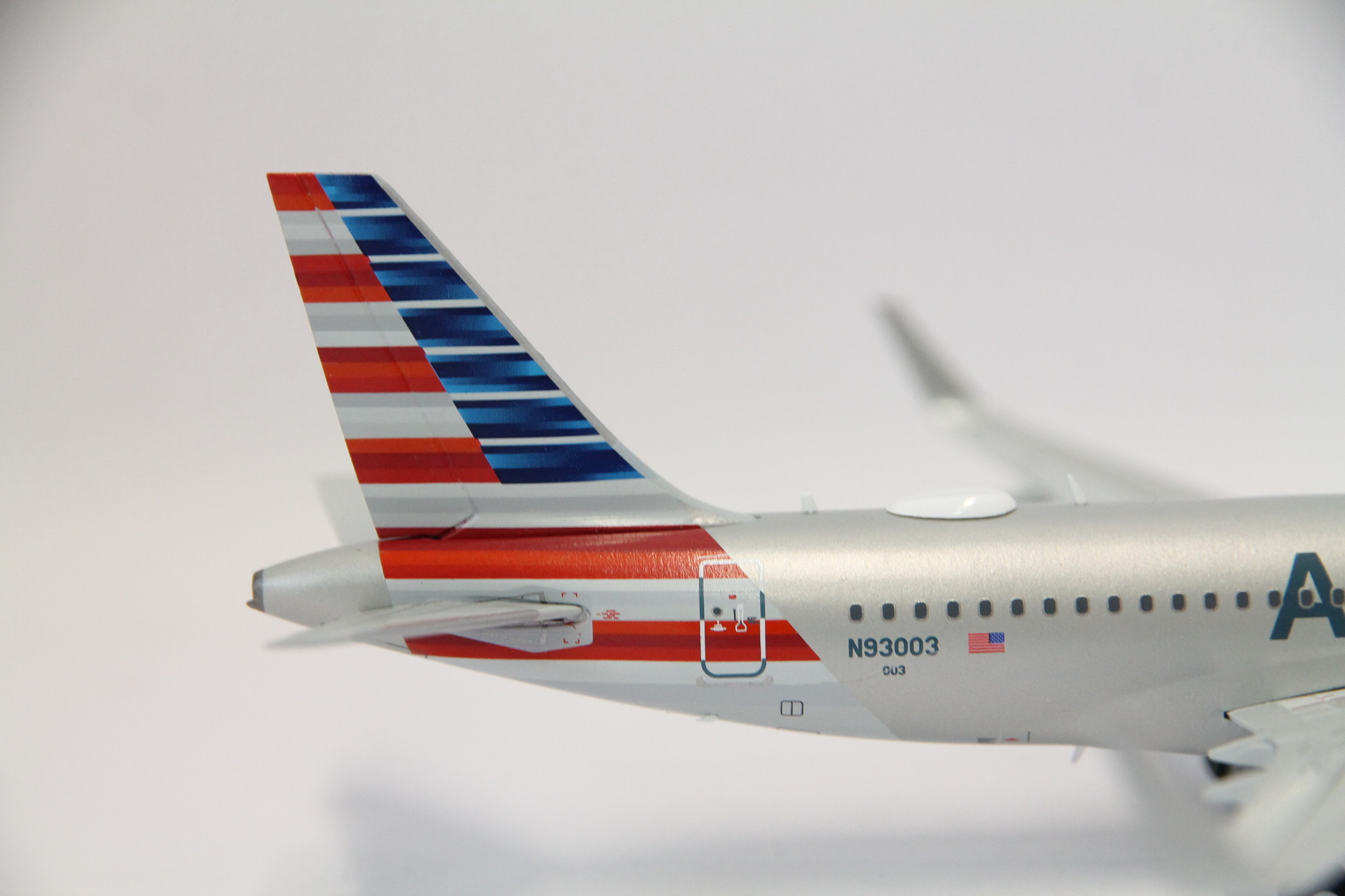 1:200 American Airlines Airbus A319 N93003 Gemini200 G2AAL1102