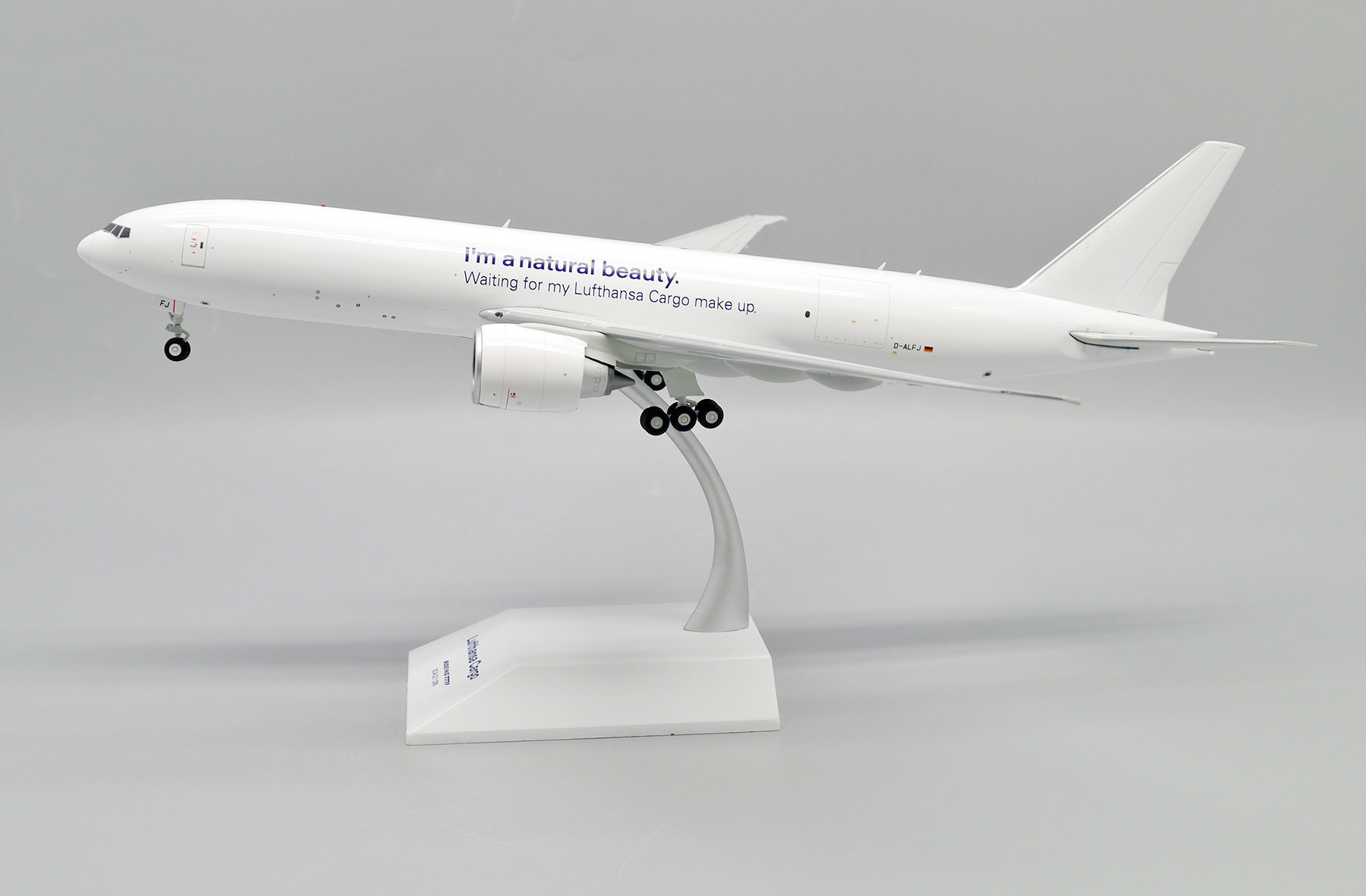 1:200 Lufthansa Cargo Boeing 777-200F D-ALFJ JC Wings XX20193