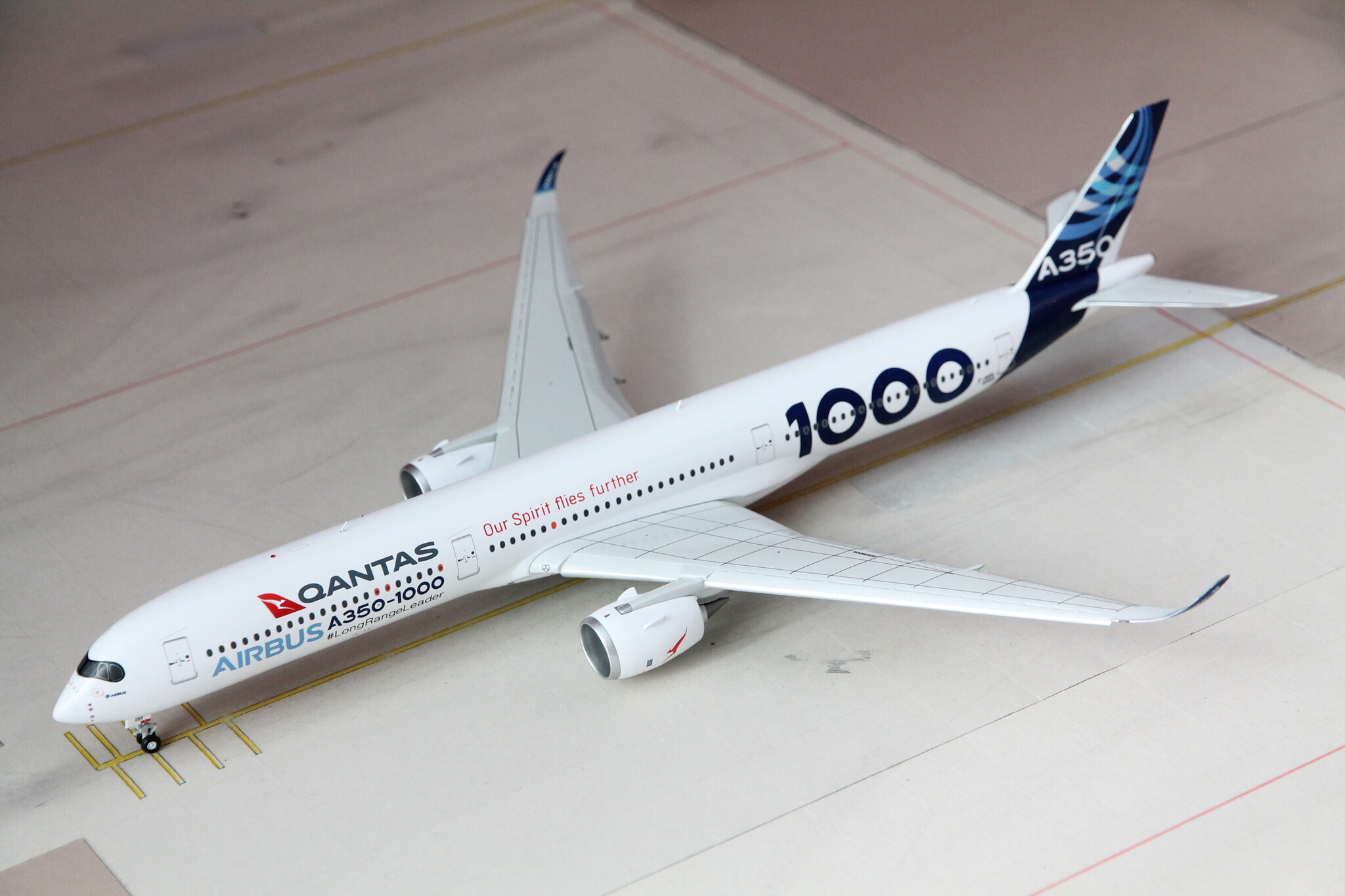 1:200 Airbus House Color A350-1000 JC Wings F-WMIL XX20310A FLAPS