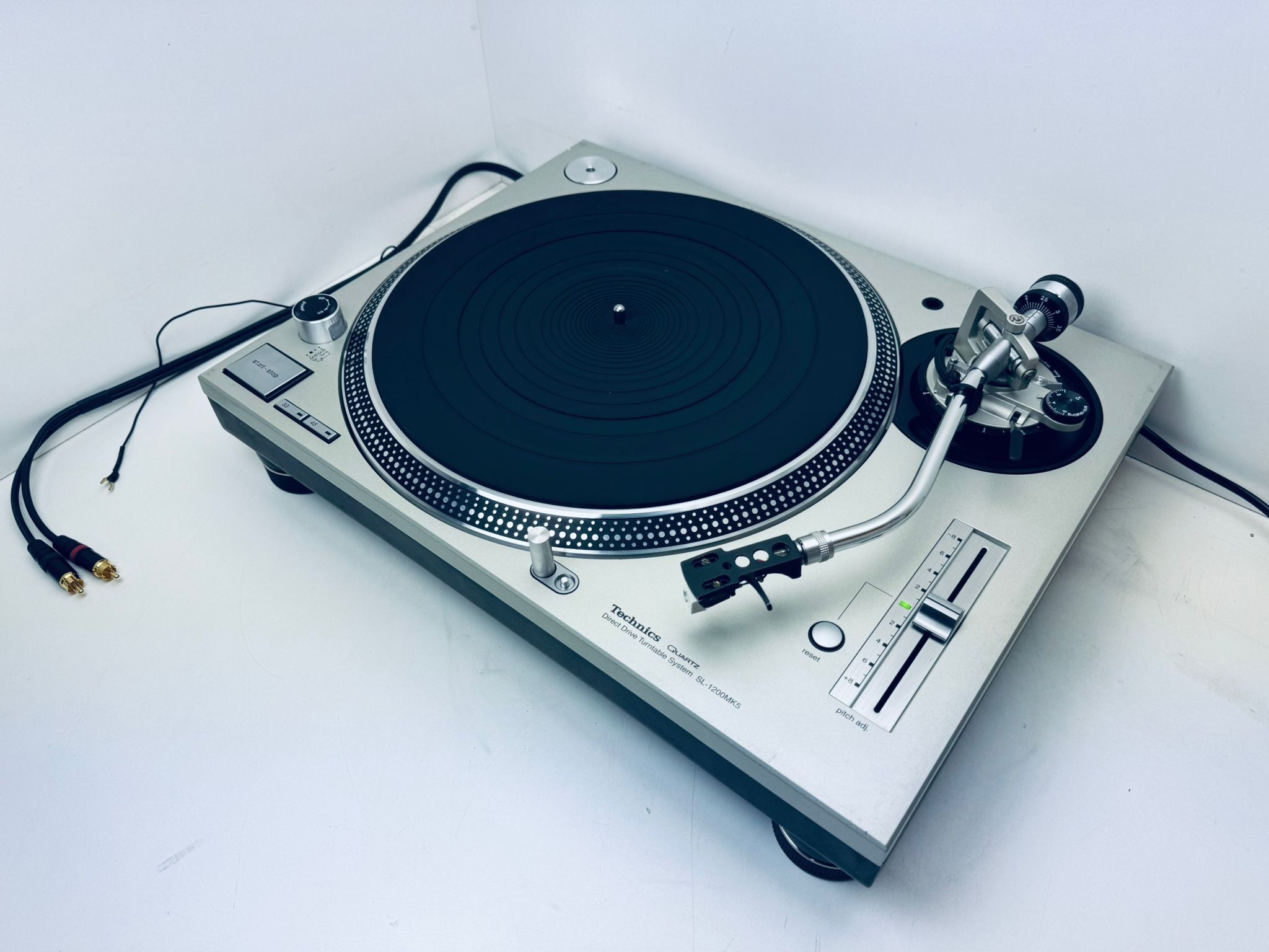 Technics SL-1200MK5 ターンテーブル2台 Technics SL-1200 MK5 ターン
