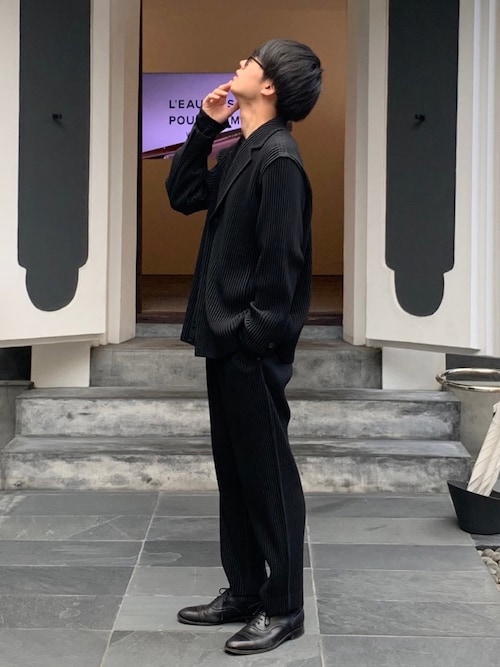 HOMME PLISSE ISSEY MIYAKEのセットアップを使った人気ファッション