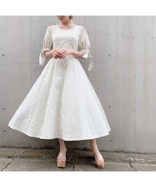 lilLilly（リルリリー）の「【pain】フラワーリボンロングドレス