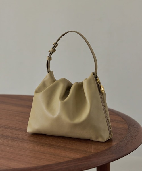 russet（ラシット）の「《gem_by russet》レザーワンハンドルバッグ