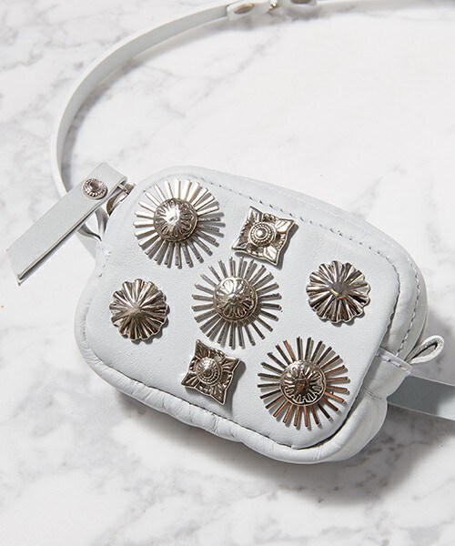 TOGA PULLA（トーガ プルラ）の「TOGA PULLA メタルファーポシェット