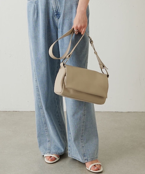 BEARDSLEY（ビアズリー）の「レザーボディバッグ（）」 - WEAR