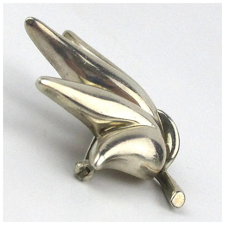 Fine 1985 Tiffany & Co. Sterling Silver Leaf Pin Brooch. For Sale