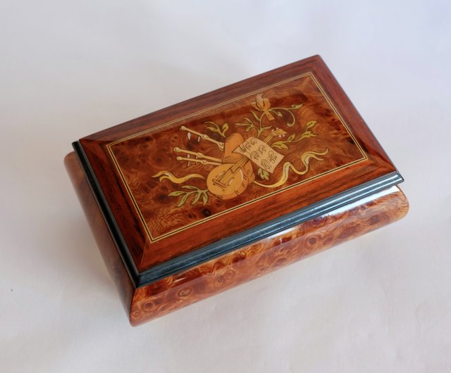 フランス スイスのヴィンテージ リュージュミュージック ハンドメイド