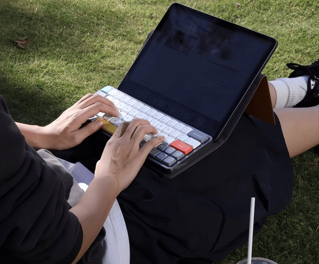 台湾 NuPhy Nufolio V3 キーボード収納ケースは、NuPhy Air75/96 V2